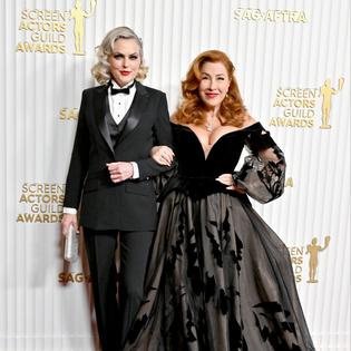 Bang Showbiz / Elaine Hendrix and Lisa Ann Walter have been best friends for 28 years