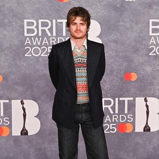 Bang Showbiz / Joe Keery is surprised by his recent chart success.