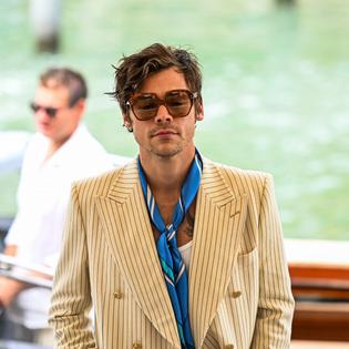 Bang Showbiz / Harry Styles talks 'positive things' amid Zoe Kravitz romance