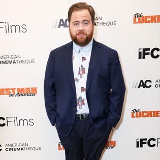 Bang Showbiz / Paul Walter Hauser wants to help James Van Der Beek.