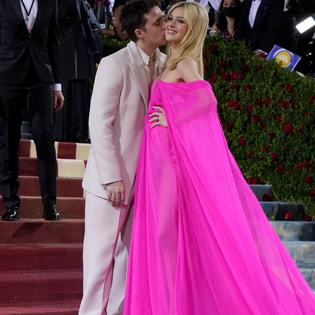 Bang Showbiz / Brooklyn Beckham and wife Nicola are estranged from his parents