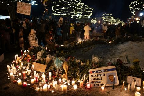 Mourners placed candles at a memorial to Alex Pretti on Nicollet Ave. in Minneapolis, Jan. 24, 2026.
Jeff Wheeler/The Minnesota Star Tribune
