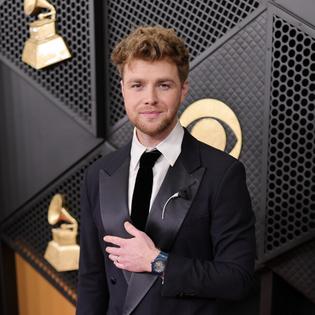 Bang Showbiz / Alex Warren on the red carpet at the Grammys
