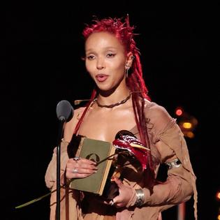 Bang Showbiz / FKA Twigs won a Grammy Award in Los Angeles