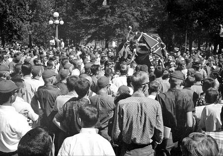 Hundreds of Ole Miss students call for continued segregation on Sept. 20, 1962, as James Meredith prepares to become the first Black man to attend the university.
              AP Photo