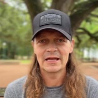 Bang Showbiz / 3 Doors Down frontman Brad Arnold has died