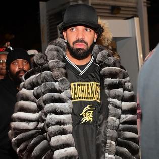 Bang Showbiz / Drake lost a Super Bowl bet