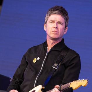 Bang Showbiz / Noel Gallagher to 'have it out' on BRITs red carpet amid songwriter prize criticism