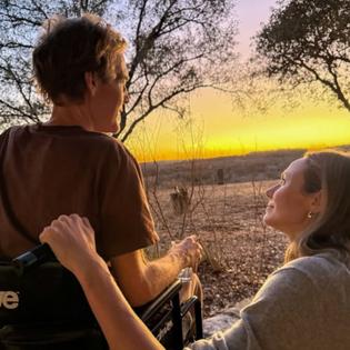 Bang Showbiz / Stacy Keibler remembers friend James Van Der Beek