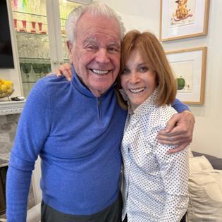 Bang Showbiz / Robert Wagner and his Hart to Hart co-star Stefanie Powers recently reunited © @robertwagnerofficial / Instagram