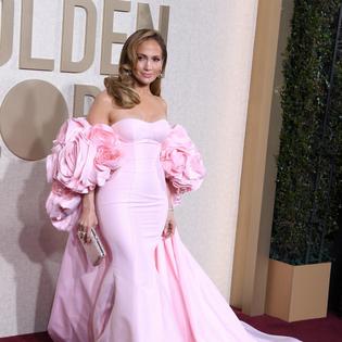 Bang Showbiz / Jennifer Lopez at the 81st Golden Globe Awards