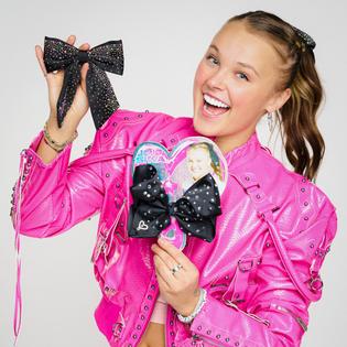 Bang Showbiz / JoJo Siwa relaunches her signature bows
