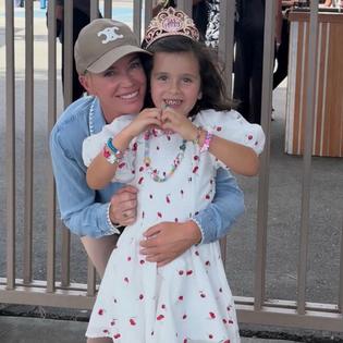 Bang Showbiz / Teddi Mellencamp and her daughter Dove / © Instagram