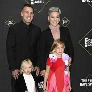 Bang Showbiz / Carey Hart and Pink have split
