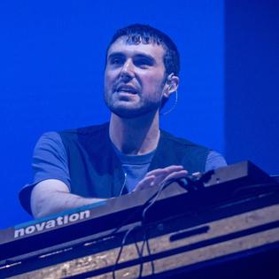 Bang Showbiz / Fred again.. treated his fans to an unreleased snippet of a new Harry Styles song in London