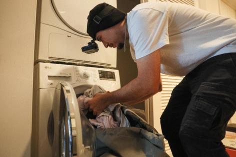 Ronaldo BolaÒos/Los Angeles Times/TNS