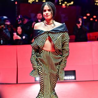 Bang Showbiz / Zazie Beetz burned herself during the making of Deadpool 2