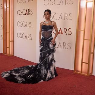 Bang Showbiz / Teyana Taylor breaks silence on Oscars 'shove'