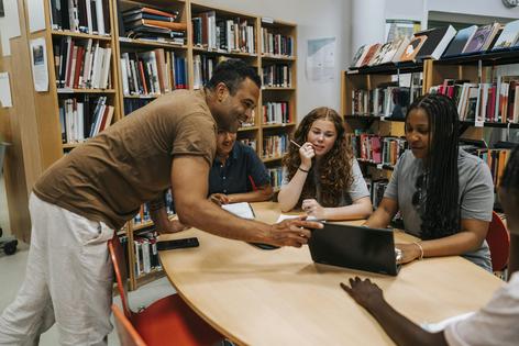 Including employment support in psychiatric care can improve quality of life. Maskot/Getty Images