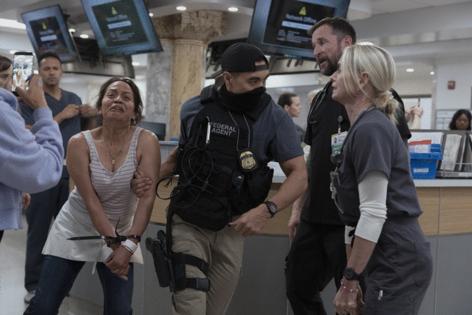 Warrick Page/WARNER/TNS