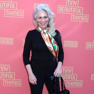 Bang Showbiz / Jane Kaczmarek marries high school sweetheart