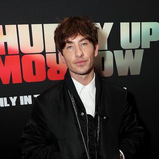 Bang Showbiz / Barry Keoghan: 'There's a lot of hate online. It's a lot of abuse of how I look'