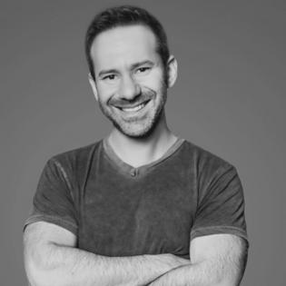 Bang Showbiz / Leonid Radvinsky has died