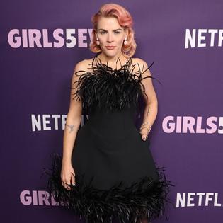 Bang Showbiz / Busy Philipps starred in the 2004 comedy