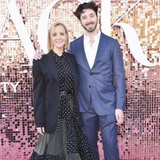 Bang Showbiz / Lisa Kudrow and her son Julian Murray Stern.