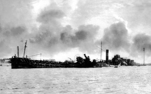Scuttled ships block one end of the Suez Canal in 1956, sparking an international outcry and conflict.
              Horace Tonge/NCJ Archive/Mirrorpix via Getty Images