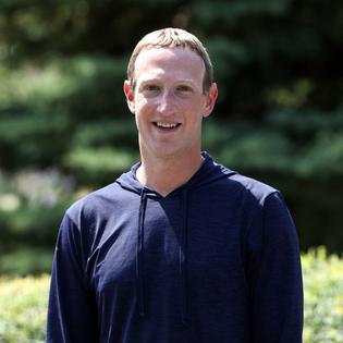Bang Showbiz / Mark Zuckerberg is reportedly nearing completion of a 'Star Wars-themed' underground bunker beneath his California compound