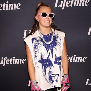 Bang Showbiz / JoJo Siwa ready to marry Chris Hughes