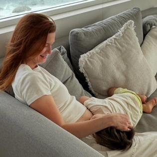 Bang Showbiz / Bonnie Wright is expecting her second child