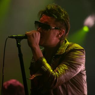 Bang Showbiz / The Strokes are back with the new single Going Shopping taken from the forthcoming album Reality Awaits