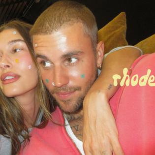 Bang Showbiz / Justin Bieber paid tribute to his family during his comeback headline performance at the Coachella Valley Music and Arts Festival