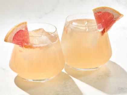 What makes a Moscow Mule even better? Adding fresh grapefruit juice. (Alex Lepe/TCA)