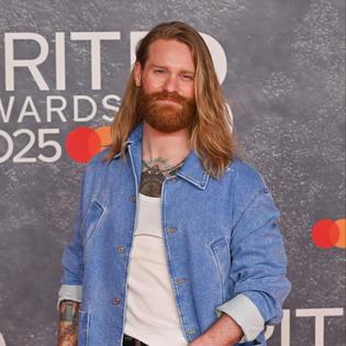 Bang Showbiz / Singer Sam Ryder