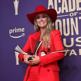 Bang Showbiz / Lainey Wilson has frozen her eggs