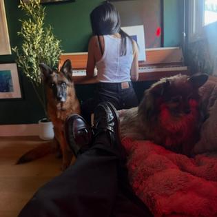 Bang Showbiz / Sasha Farber and mystery woman / © Instagram