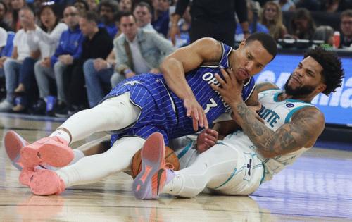 Stephen M. Dowell/Orlando Sentinel/TNS