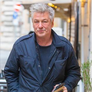 Bang Showbiz / Alec Baldwin to face Rust civil trial