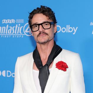 Bang Showbiz / Pedro Pascal had no idea he was going to be in Bad Bunny's Super Bowl show
