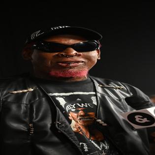 Bang Showbiz / Dennis Rodman paid tribute to Hulk Hogan.