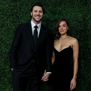 Bang Showbiz / Josh Allen and Hailee Steinfeld recently welcomed their first child