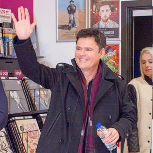 Bang Showbiz / Donny Osmond has paid tribute to his brother Alan