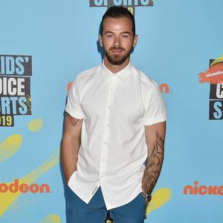 Bang Showbiz / Artem Chigvintsev split from Nikki Bella almost two years ago