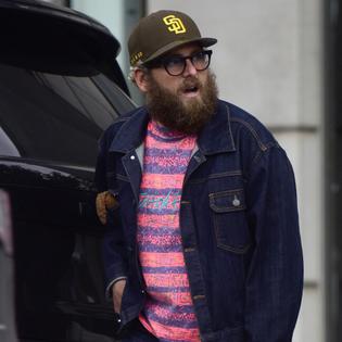 Bang Showbiz / Jonah Hill reflects on leaving LA for San Diego