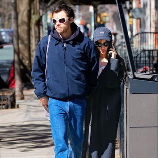 Bang Showbiz / Zoë Kravitz has been pictured wearing what is thought to be a diamond engagement ring from Harry Styles that may have cost up to $1 million