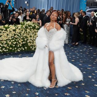 Bang Showbiz / Megan Thee Stallion is ending her Broadway run early.