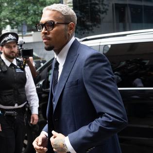 Bang Showbiz / Chris Brown is a dad again